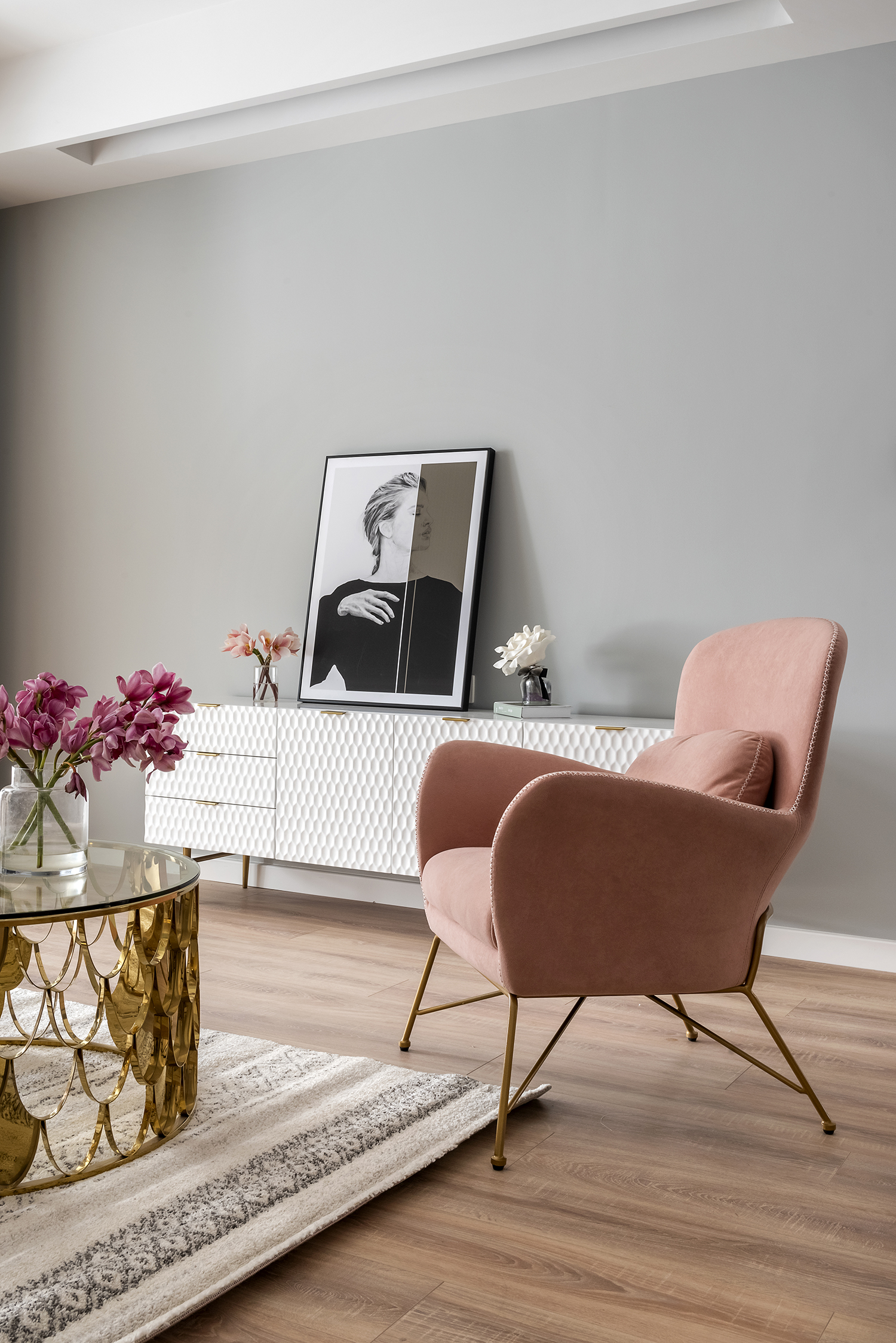 设计案例_高级灰+粉：浪漫的住宅设计