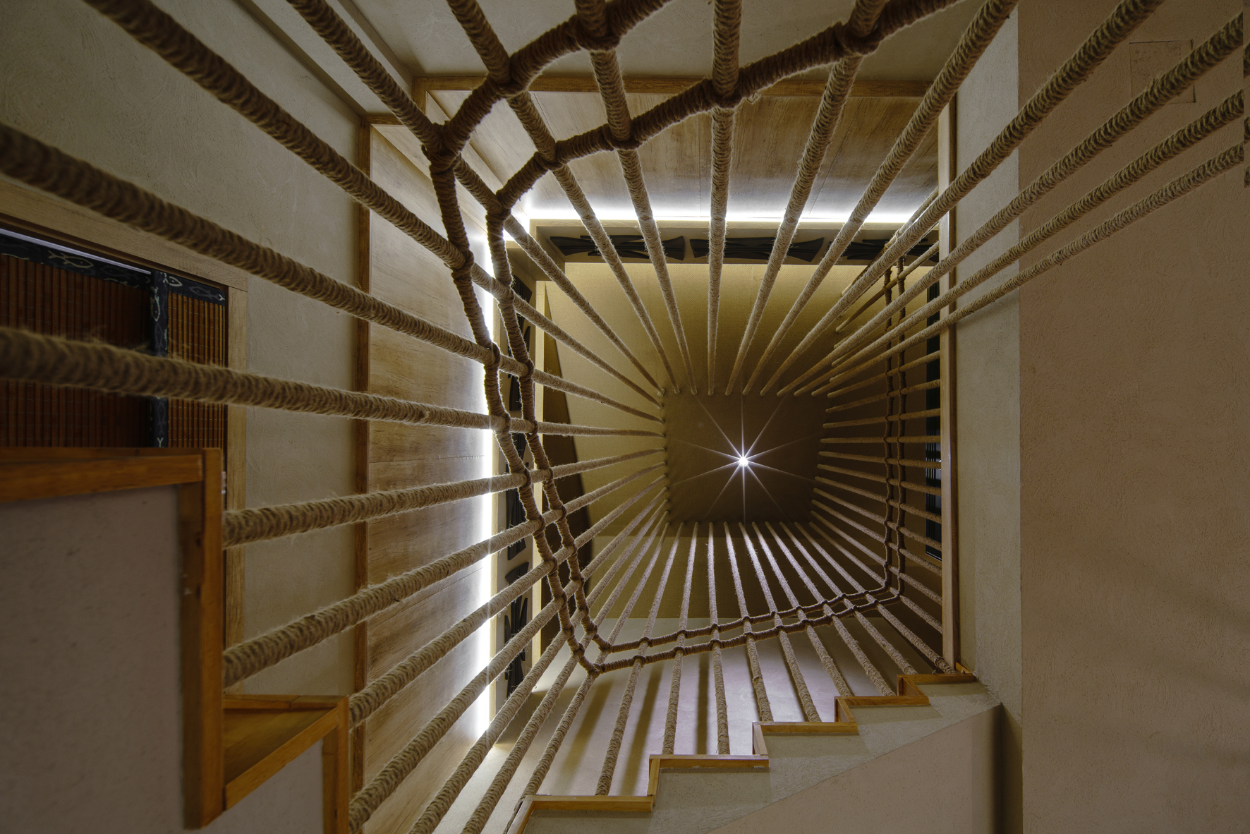 设计案例_中华郡·远古部落主题酒店