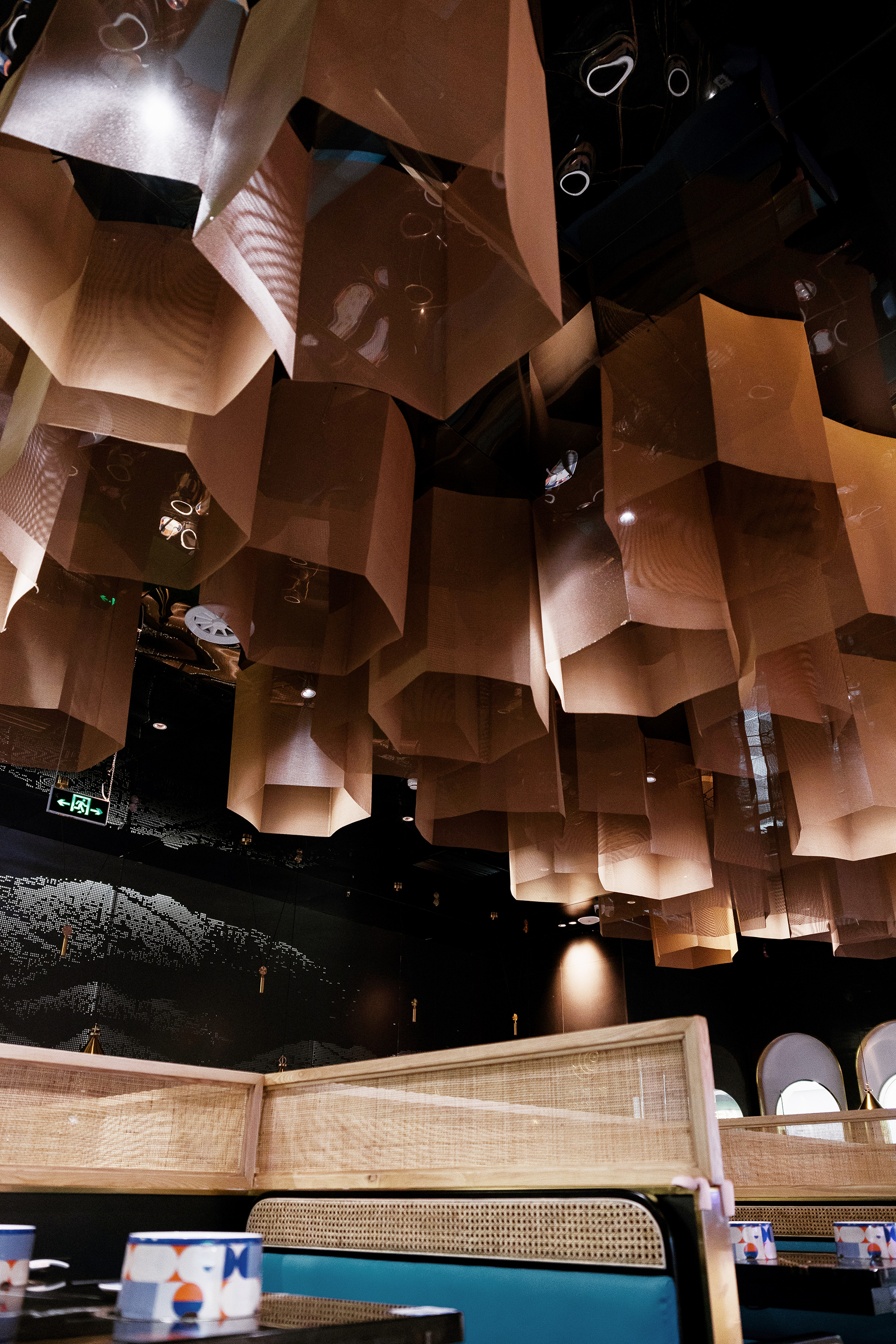 设计案例_月半湾海鲜自助餐厅