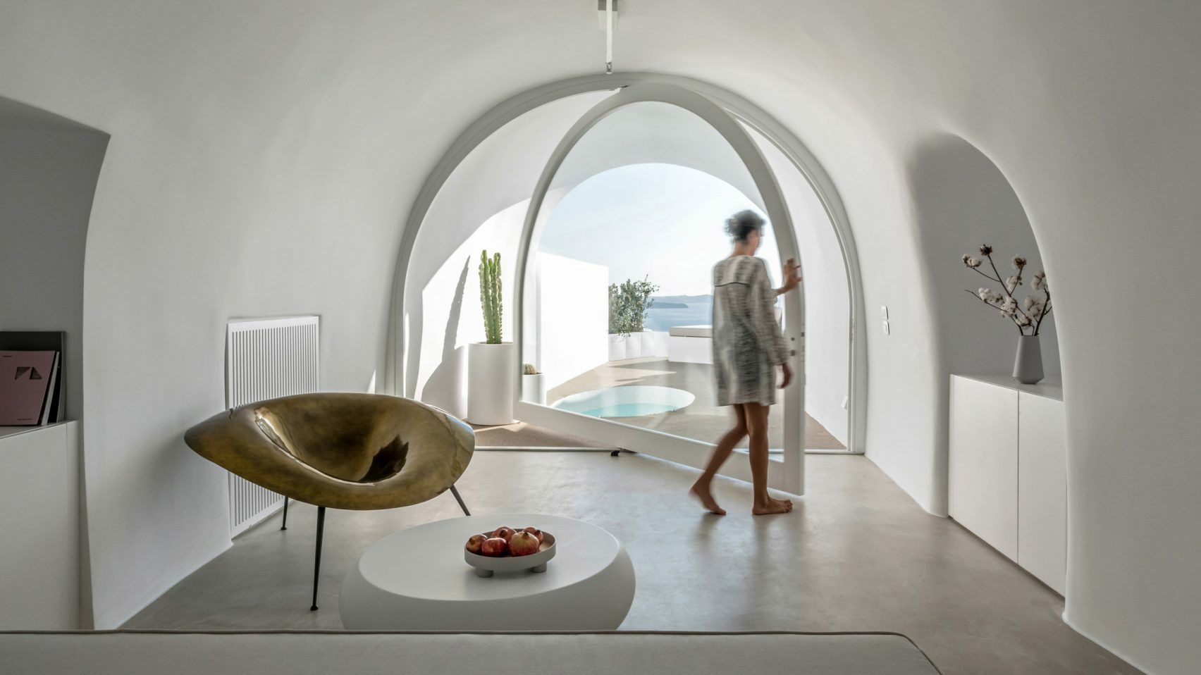 hotel-in-santorini-kapsimalis-architects-architecture-hotels-greece_dezeen_2364_hero2-1704x958.jpg