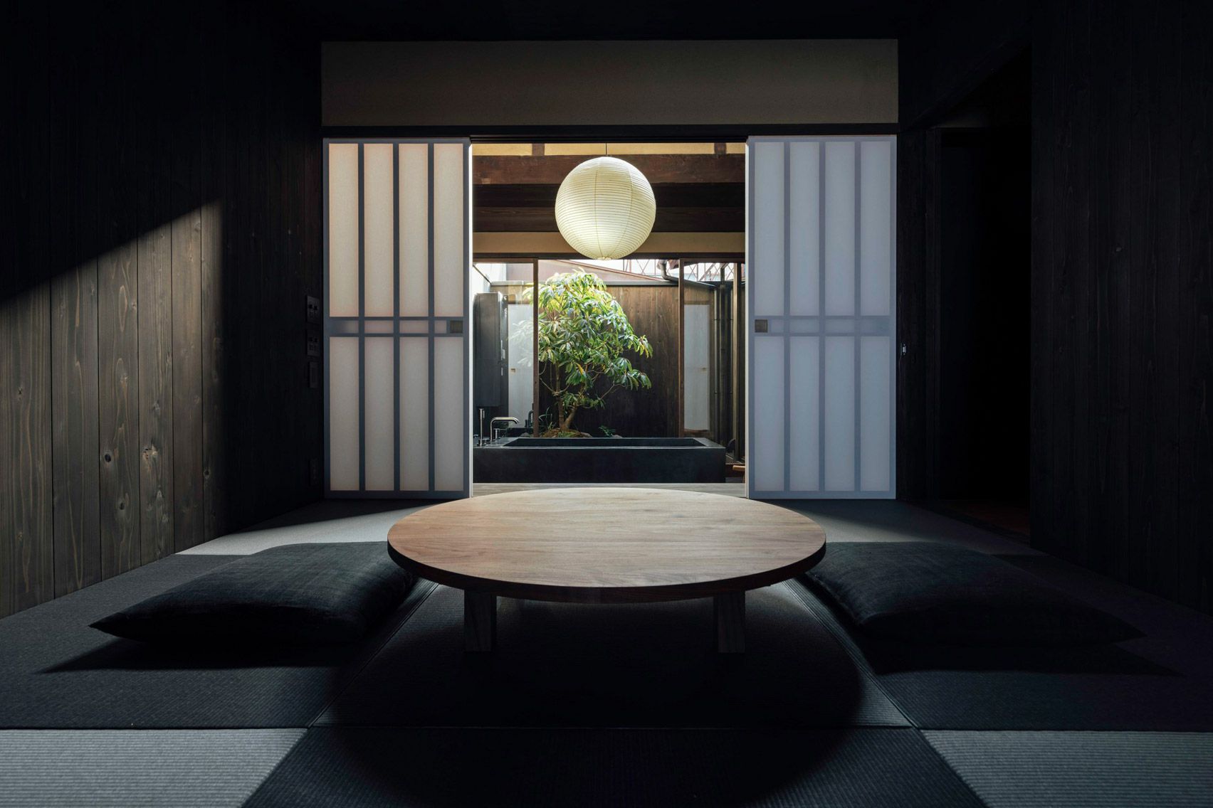 maana-kamo-uoya-shigenori-interiors-hotel_dezeen_1704_col_5.jpg